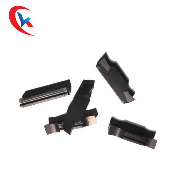 텅스텐 카바이드에 홈을 파는 CNC는 삽입물에 홈을 파 HRA 93 MGGN400-Q-7 코팅된 탄화물을 삽입합니다
